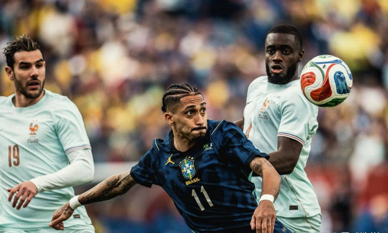 超级前锋拉菲尼亚意外受伤，巴萨遭遇重创，欧冠争夺前景堪忧，艰难迎战马竞